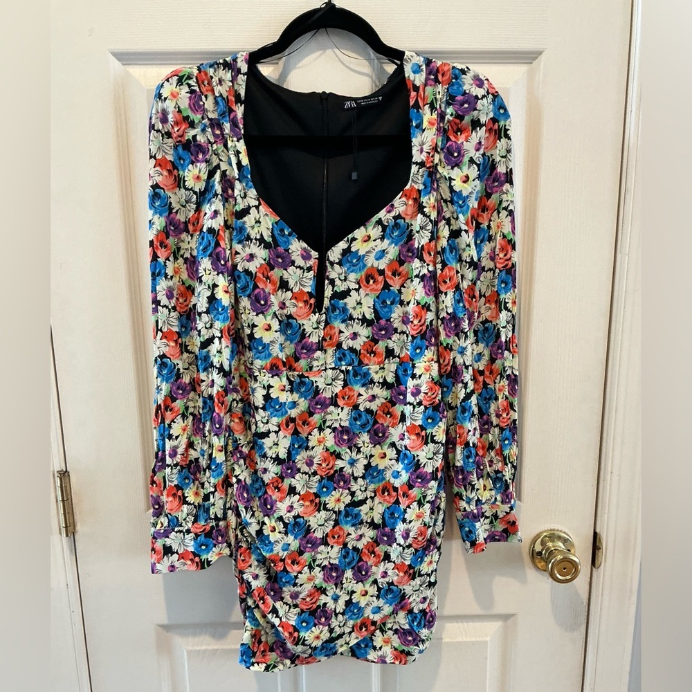 Zara Vibrant Floral Print Long Sleeve Mini Dress Ruched Skirt Design Woman Small - Picture 4 of 13